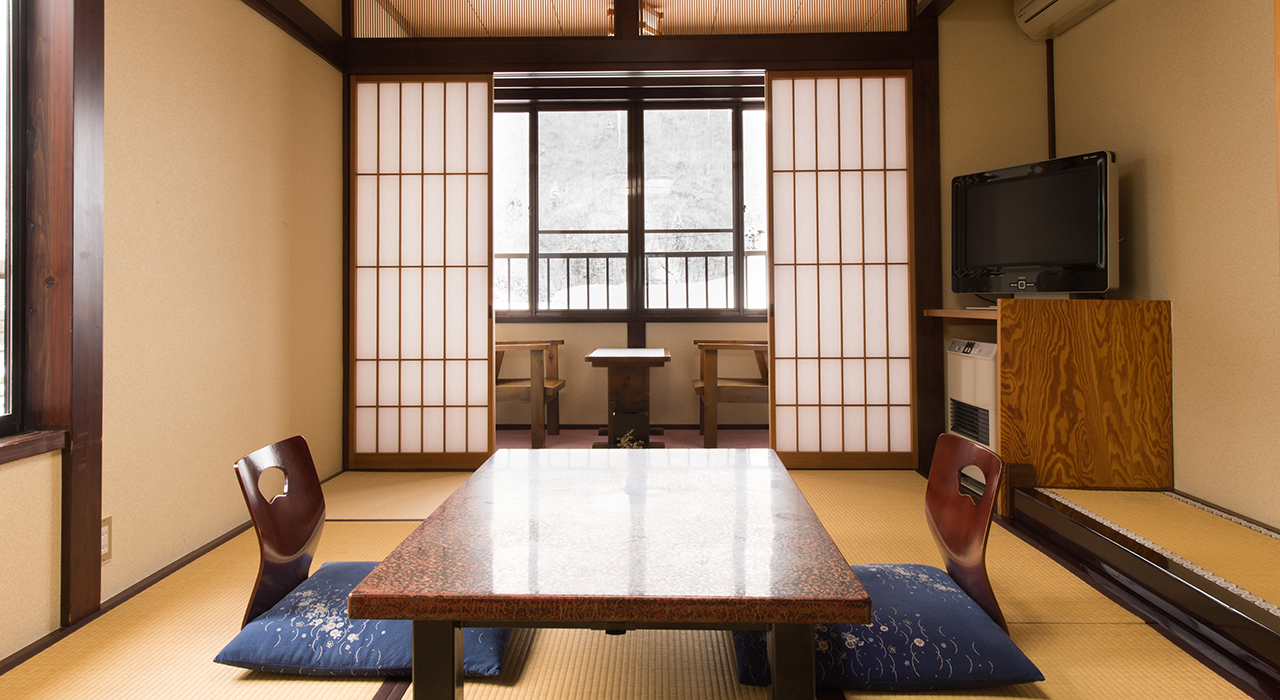 シンプルな旅館の部屋